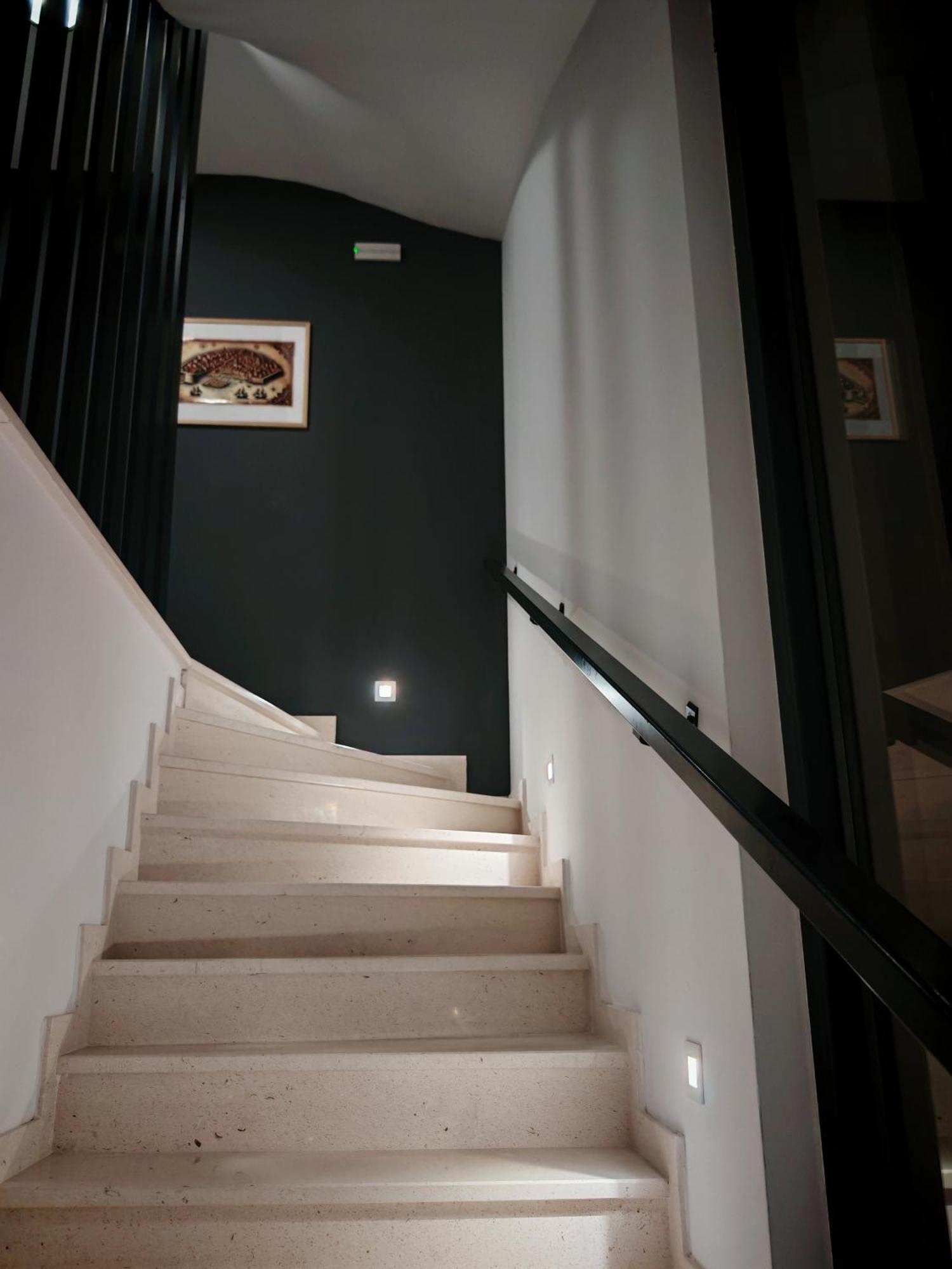 "Bjonda" 200M2 On Two Floors - Game Room, Hot Tub And Kids Zone -Three Large Balconies On Each Floor มลินี ภายนอก รูปภาพ