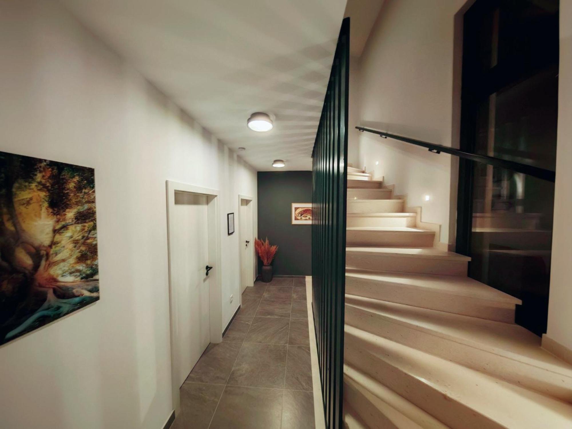 "Bjonda" 200M2 On Two Floors - Game Room, Hot Tub And Kids Zone -Three Large Balconies On Each Floor มลินี ภายนอก รูปภาพ